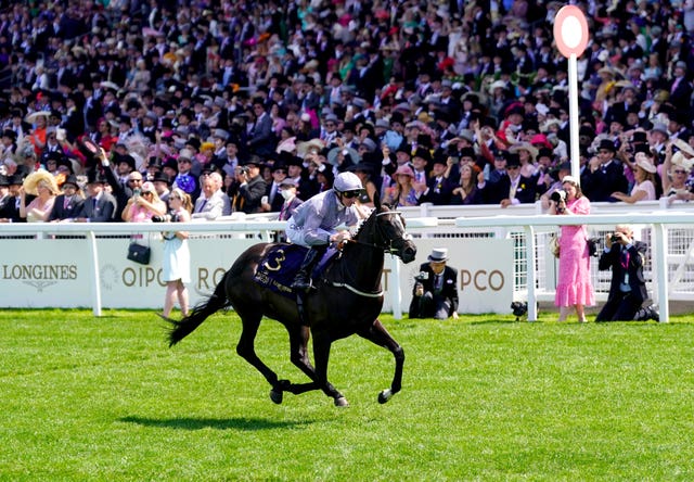 Everything went to script in the opening Queen Mary Stakes as Dramatised powered home under Danny Tudhope