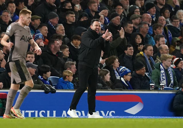 Roberto De Zerbi, right, encourages his Brighton team