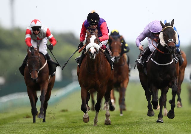 King’s Lynn (centre) who is owned and was bred by the Queen