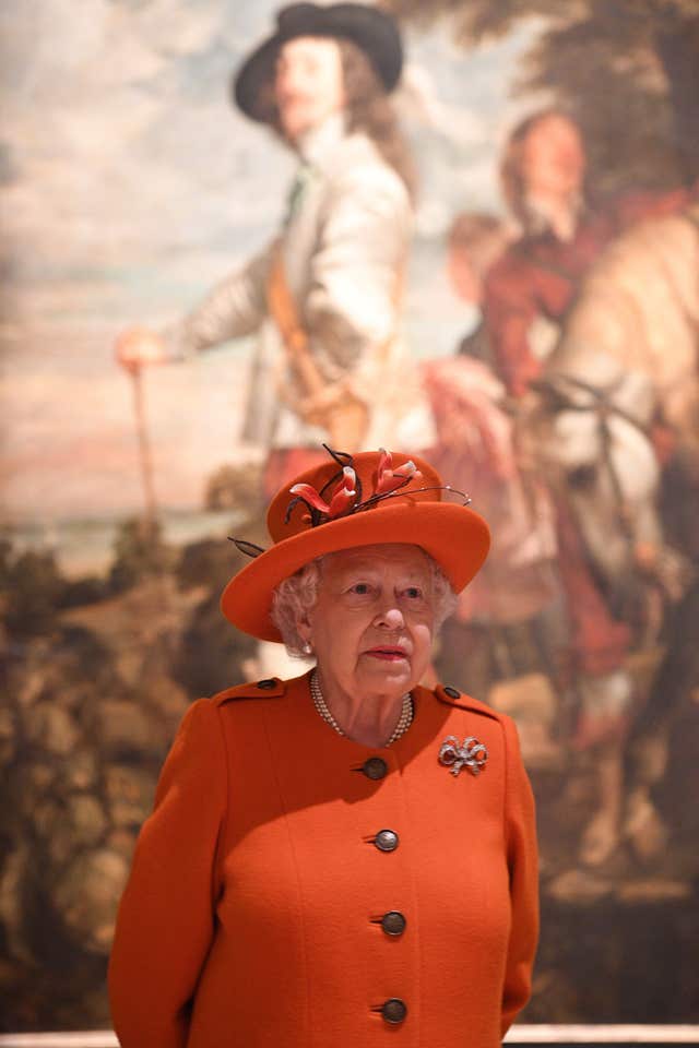 Queen visits Royal Academy of Arts