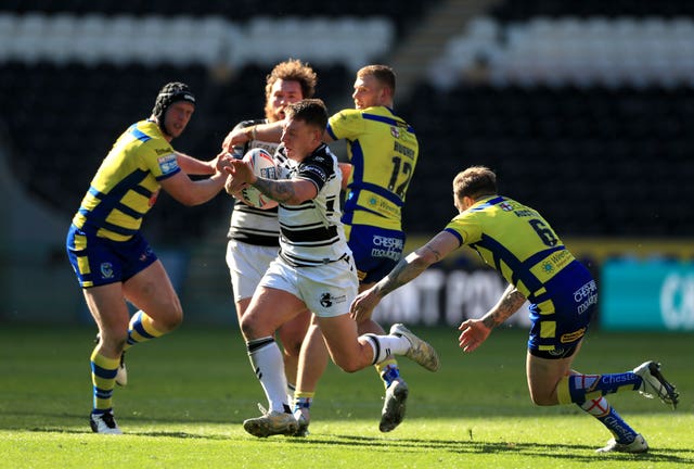 Hull and Warrington battled to a 14-14 draw in the Betfred Super League