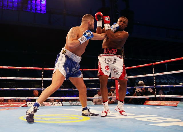 Bellew, left, overcame an early knockdown to beat Makabu