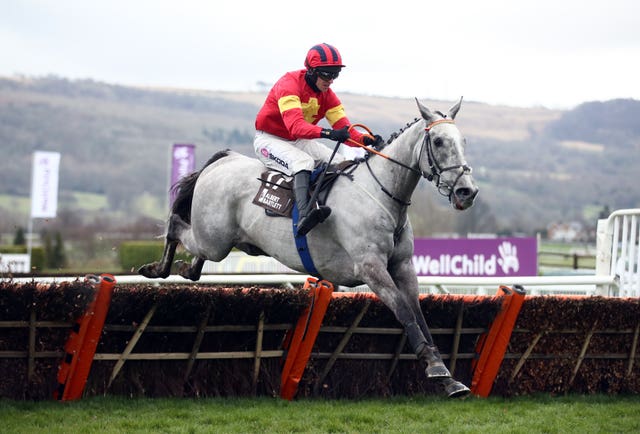 Vanillier winning the Albert Bartlett Novices’ Hurdle