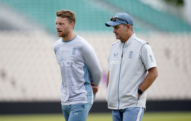 Jos Buttler and Matthew Mott (right)