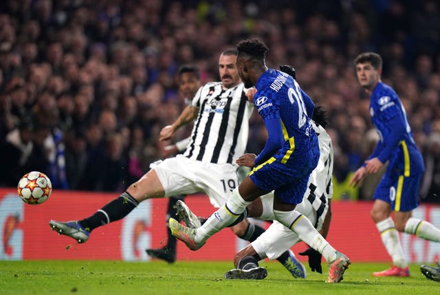 Callum Hudson-Odoi, centre, scores Chelsea''s third goal