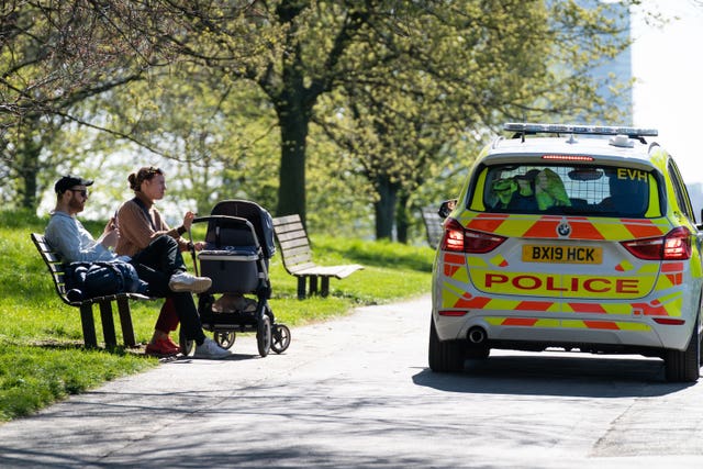 Police move on a couple in Primrose Hill