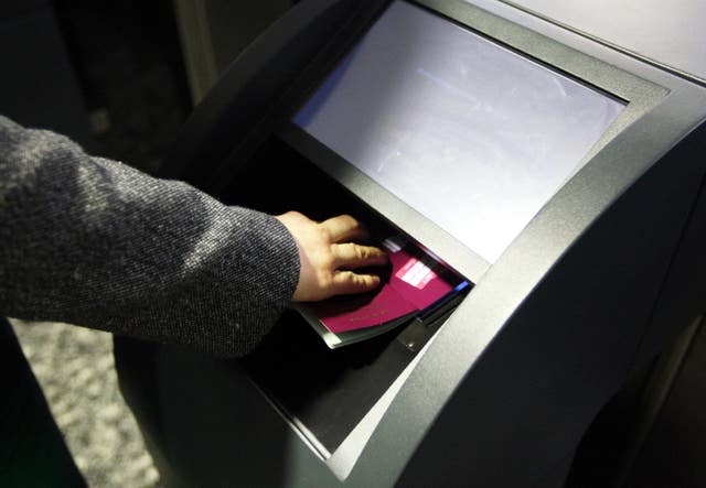 facial recognition tech at gatwick airport