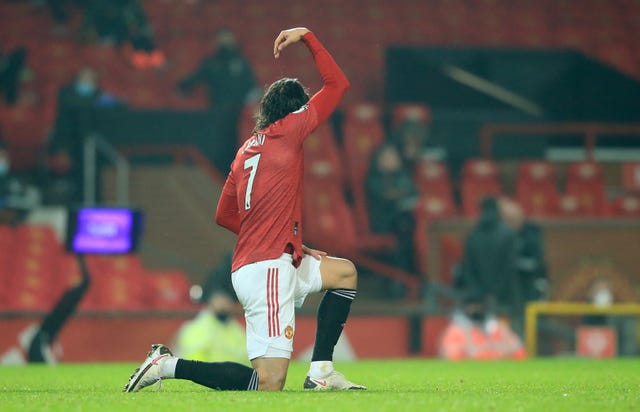 Edinson Cavani celebrates his goal