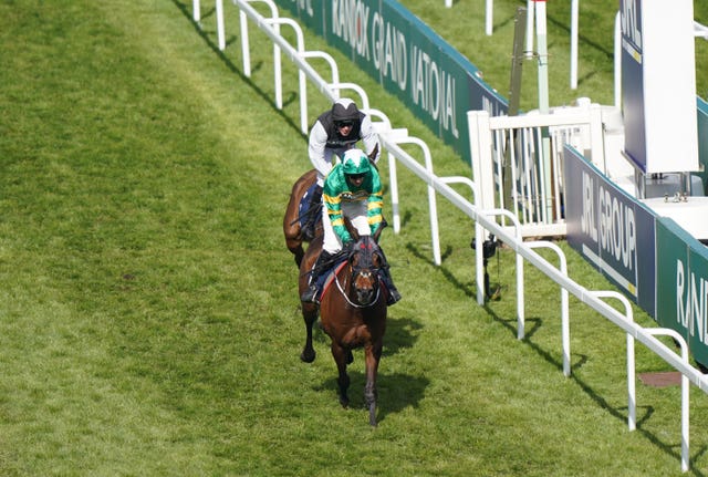Sire Du Berlais edged out Flooring Porter