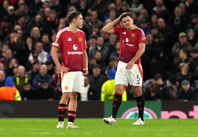 Manchester United held to draw by FC Twente in Europa League