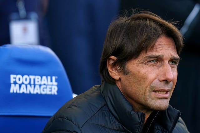 Antonio Conte in the dugout