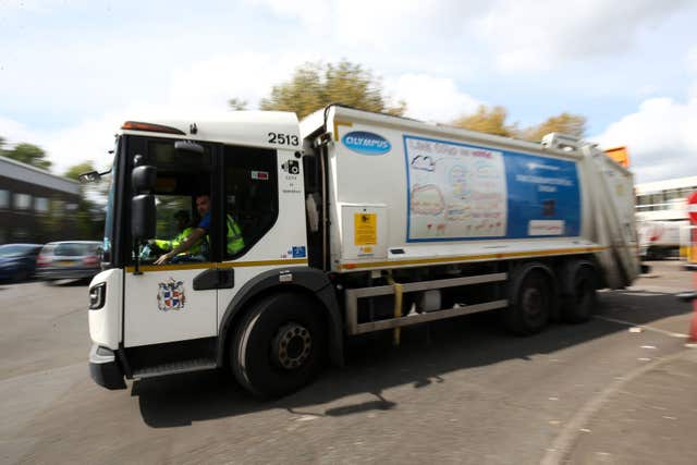 Bin lorry