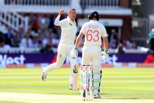 Peter Siddle celebrates getting rid of Jos Buttler
