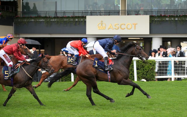 Arizona swooped fast and late to win the Coventry