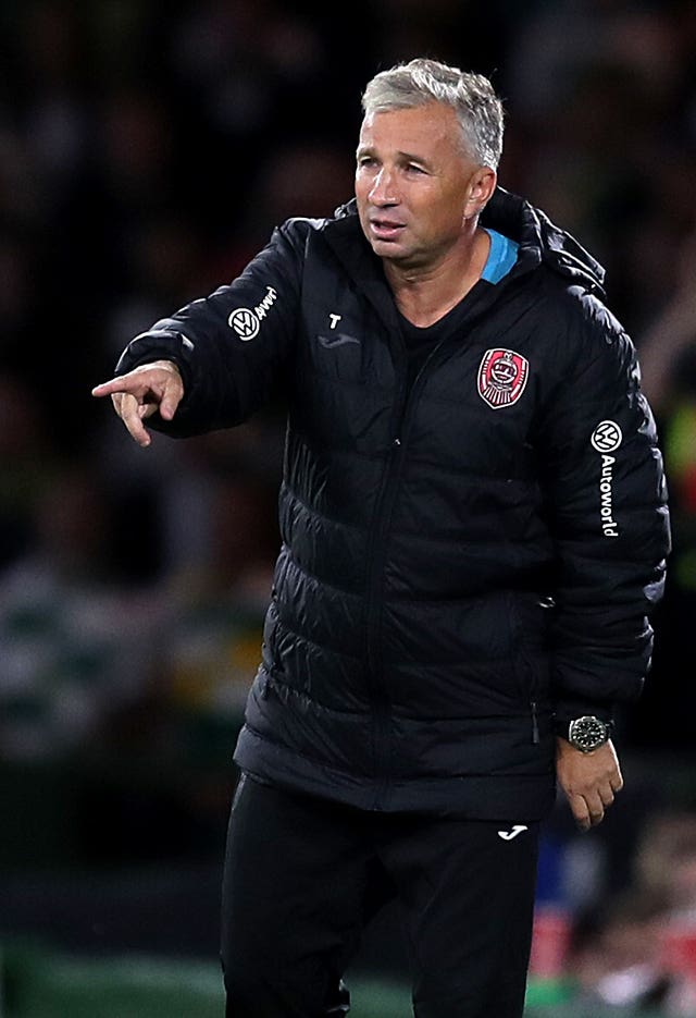 Cluj manager Dan Petrescu