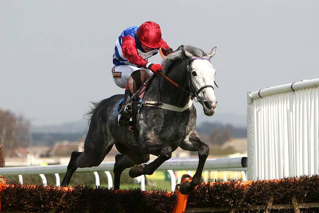 Walkon was Max McNeill's first really good horse