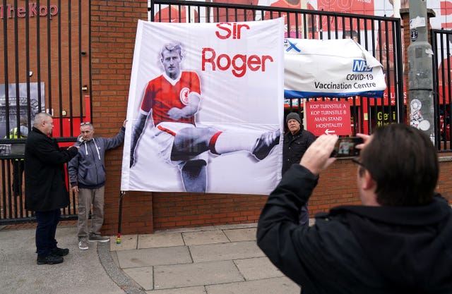 Roger Hunt tribute