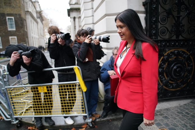 Lisa Nandy being filmed and photographed by members of the media
