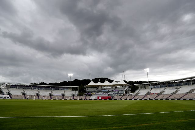 The floodlights are on during day three of the third Test