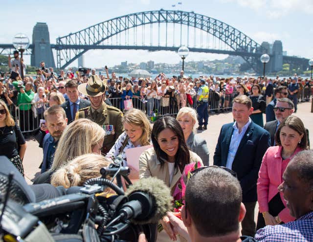 Meghan meets fans in Sydney