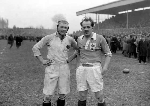 England great Wavell Wakefield (left) endured three defeats in a row to Scotland