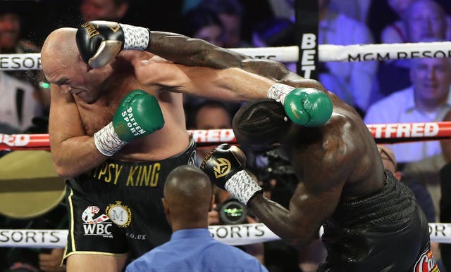 Wilder caught Fury with a big right hand in the early stages 