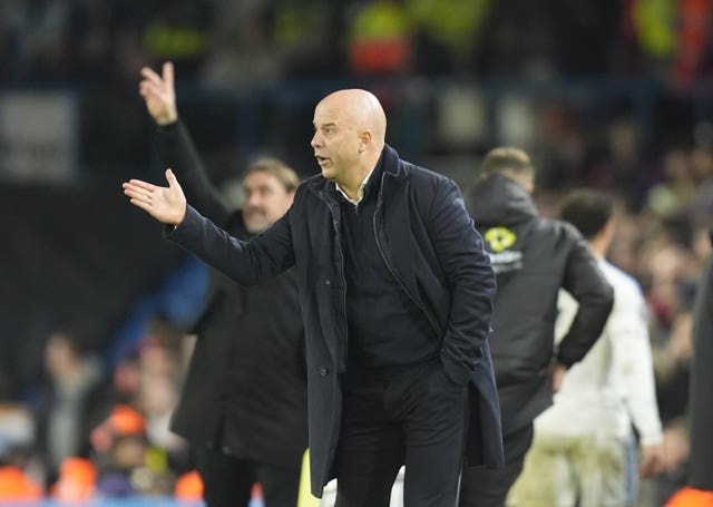 Liverpool manager Arne Slot gesticulates from the dugout