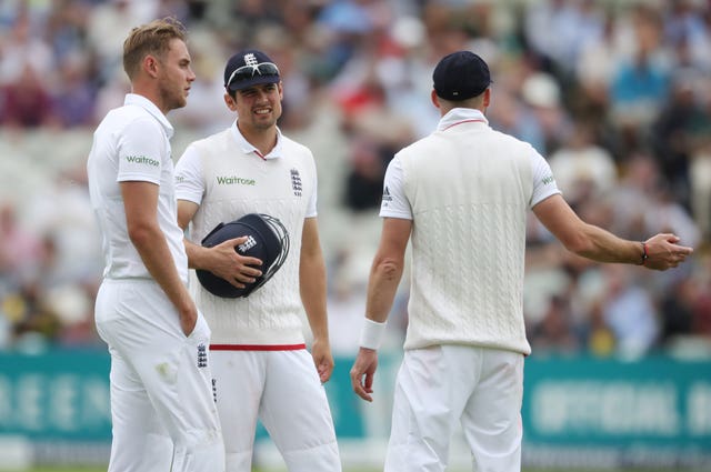 England's three most capped Test performers discussing tactics.