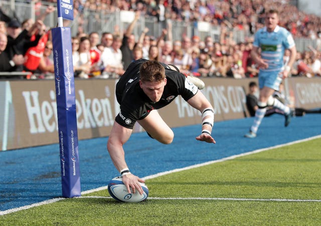Saracens' David Strettle scores a try during the European Champions Cup quarter-final win over Glasgow