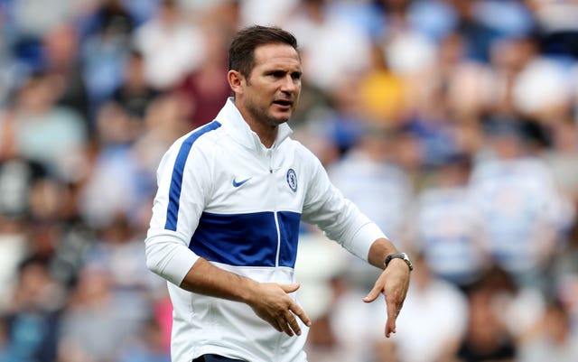 Manager Frank Lampard gives instructions to his Chelsea team