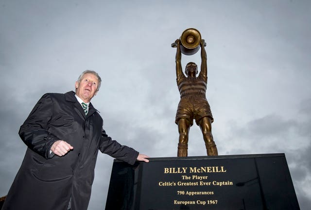 McNeill unveils his statue outside Celtic Park