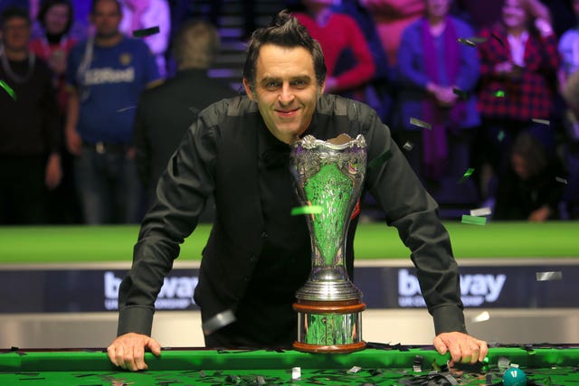 Ronnie O’Sullivan with the 2017 UK Championship trophy