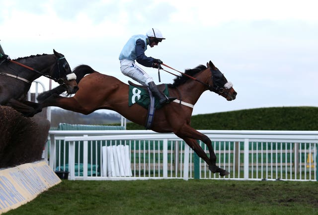 Missed Approach jumps the last on the way to big-race glory at Cheltenham
