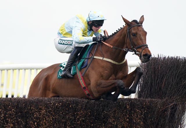 Millers Bank jumping around Aintree