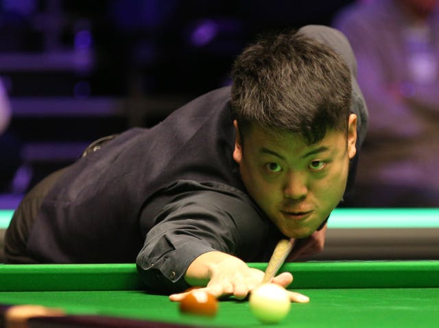 Liang Wenbo won all three matches at the loss of just one frame