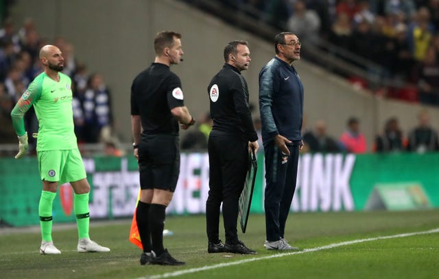 Maurizio Sarri tries to introduce Willy Caballero as a late substitute