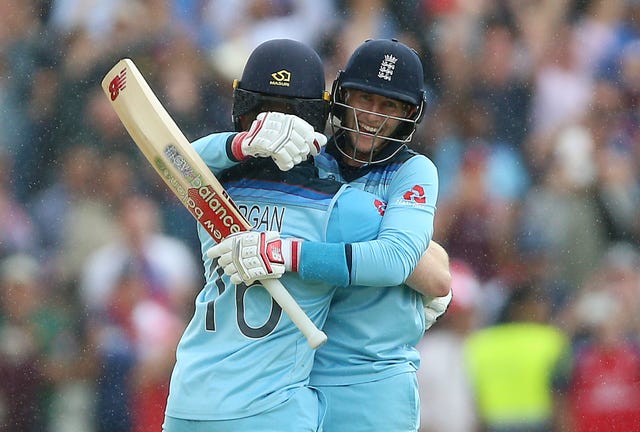 Eoin Morgan (left) and Joe Root guided England to victory over Australia
