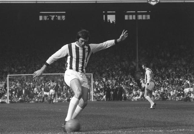 A coroner ruled that the death of former England striker Jeff Astle was caused by repeated heading of a football