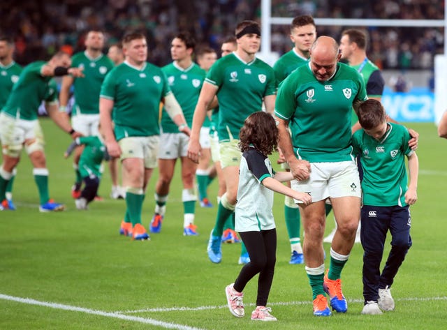 Rory Best (front centre)