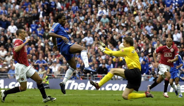 Didier Drogba, centre, scores Chelsea's winner in the 2007 FA Cup final