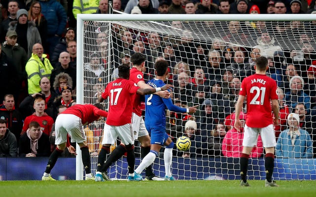 Academy star Greenwood rescues Manchester United with equaliser against Everton