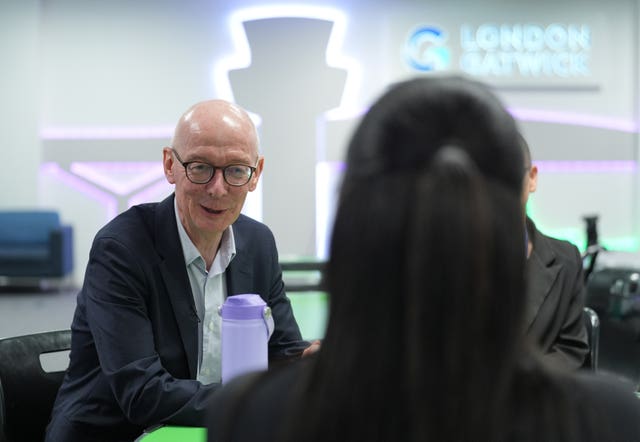 Pat McFadden speaking to staff at Gatwick Airport