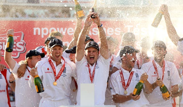 England celebrate winning the 2009 Ashes