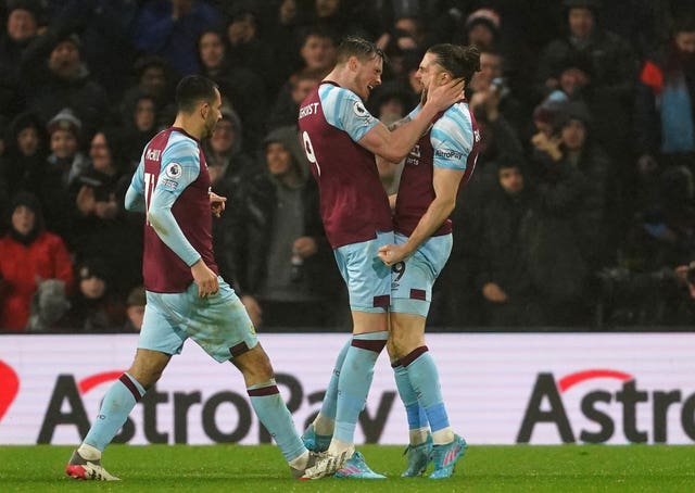 Burnley''s Wout Weghorst congratulates Jay Rodriguez, right, on his equaliser
