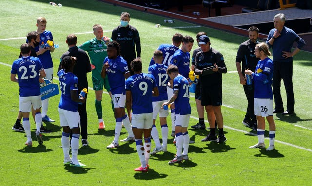 Everton were well beaten at Molineux