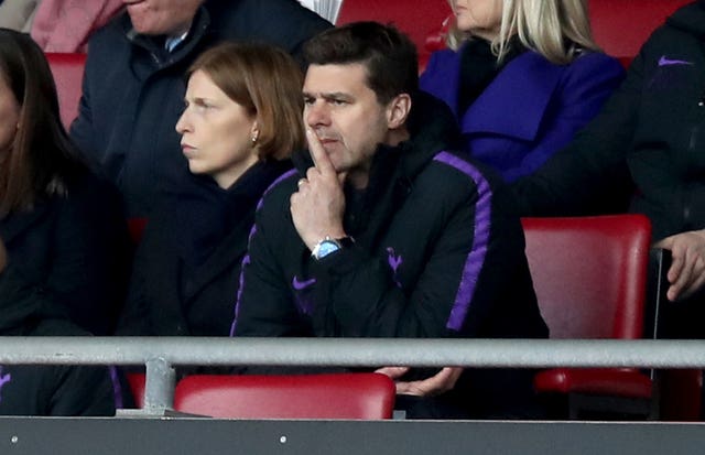 Mauricio Pochettino (centre)