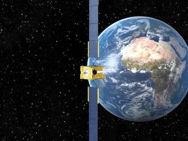 High-tech defence satellite lifts off