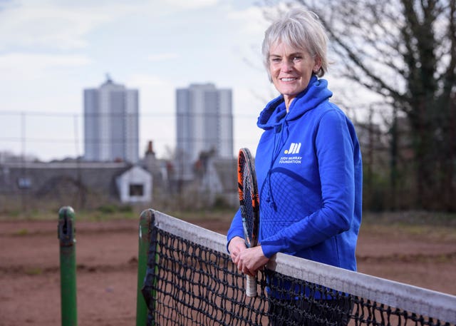 Tennis courts restoration