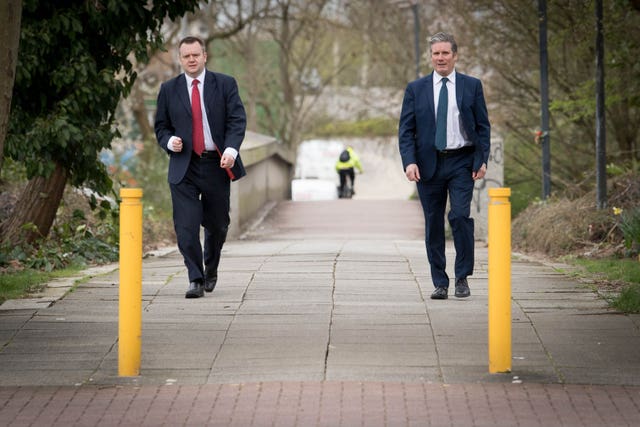 Labour leader Sir Keir Starmer (right) visits Milton Keynes Police Station with shadow home secretary, Nick Thomas-Symonds