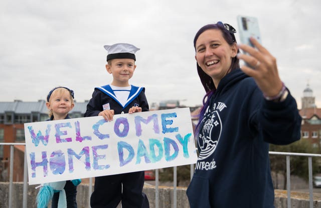 HMS Ledbury homecoming
